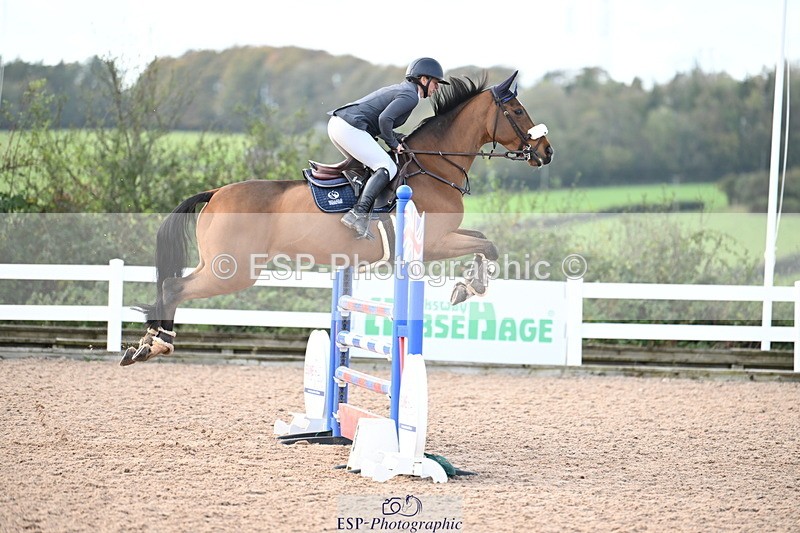 241023A-143455-01075 - Cls 4 Newcomers and 1.10m Open