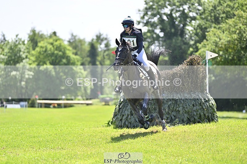 240525-124703-13547 - 101-MORELANDS_CASANOVA-Daisy_Bathe