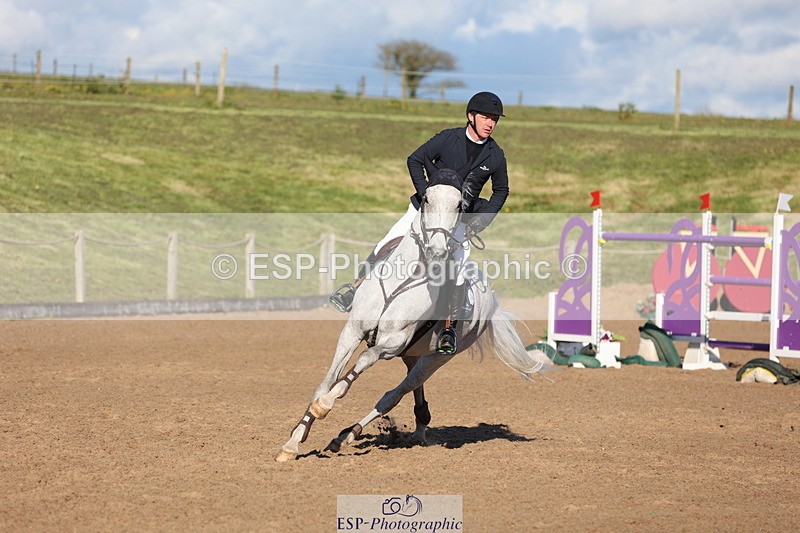 240419A-173712-09889 - Cls 10, 2 Star Big Tour 145cm  Break to End