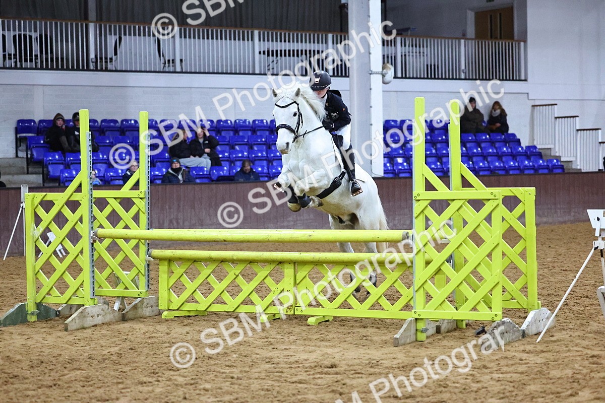 SBM_002670 - Class 6 - Holly & Ivy Stakes - 90cm