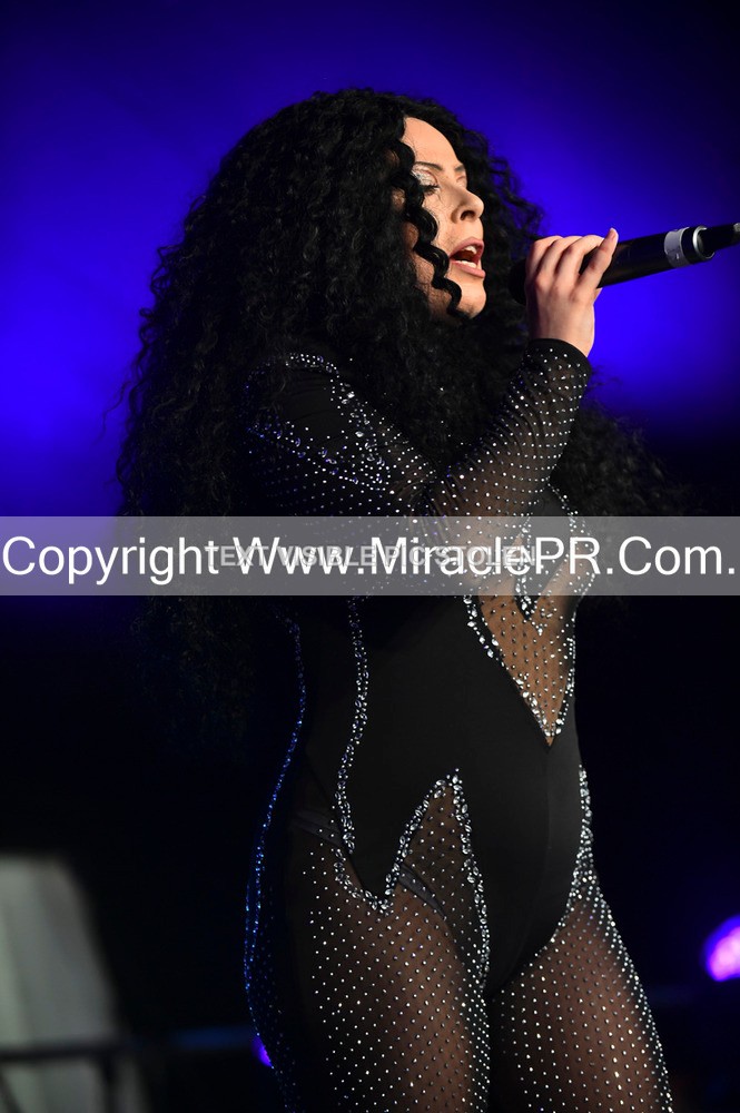 SH4_5984 - The Cher Experience