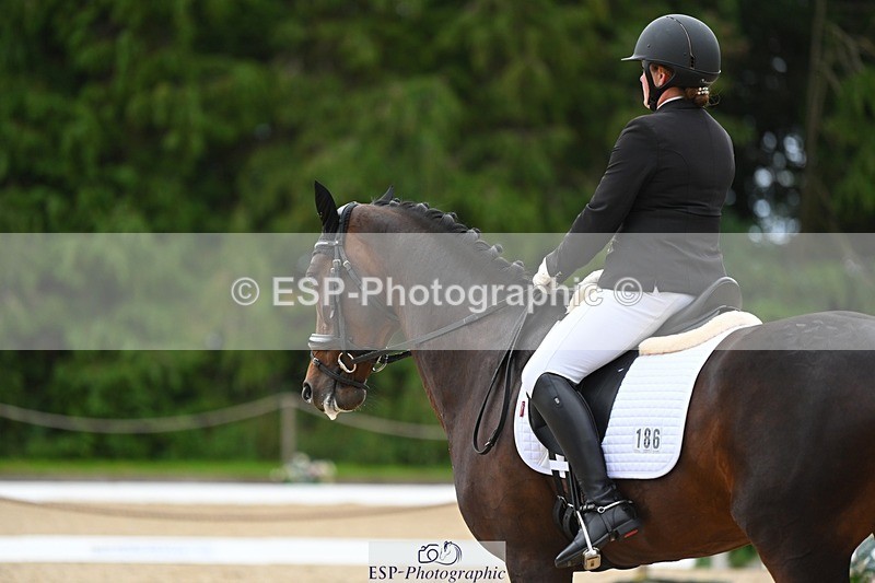 230813-175652-08785 - Cls 14 Medium Silver 16.45 to End