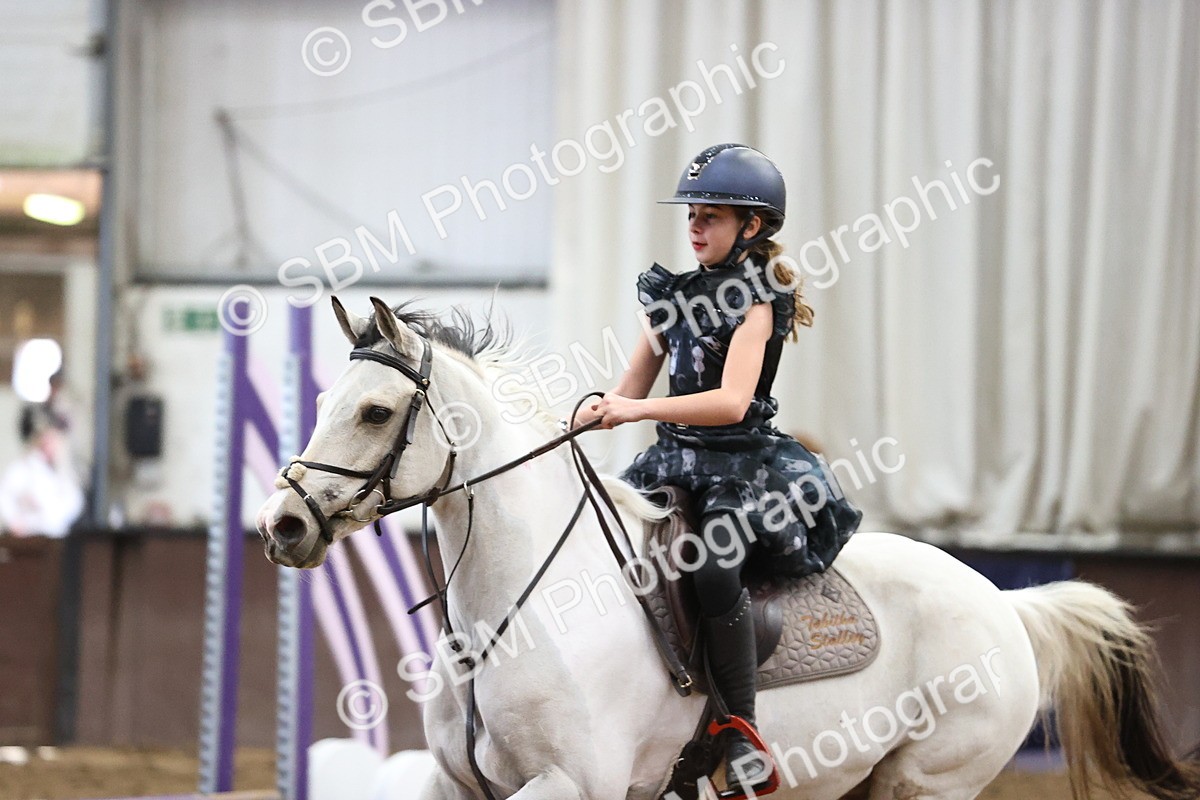 SBM_001626 - Class 3 - Horse & Hound 60cm