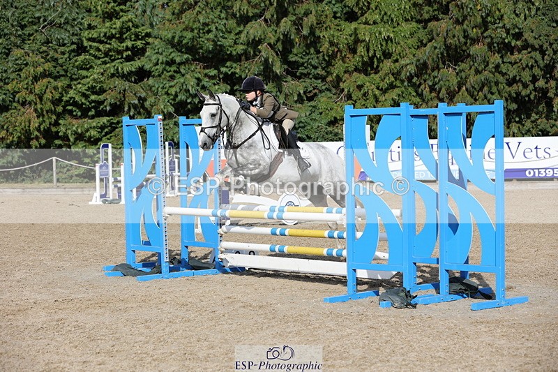 250803A-171813-17814 - R-824-Poppy.Wilkinson-DAISY.DER.BLUME