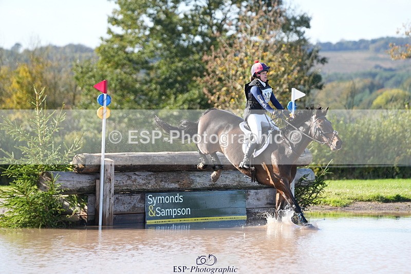 251024A-123118-10673 - B-132-Hannah.R.Jones