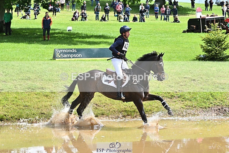 240526-114120-20637 - 426-VISCOUNT_VIKTOR-Tim_Price