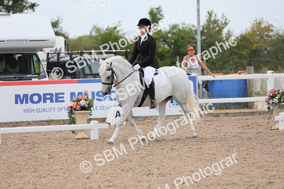 SBM_05670 - Class 32 Novice 1