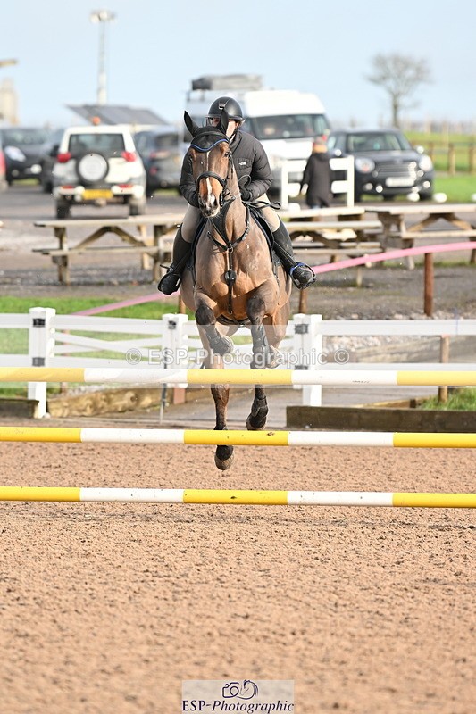 231209A-115902-01684 - Cls 12 Newcomers & 1.10m Open