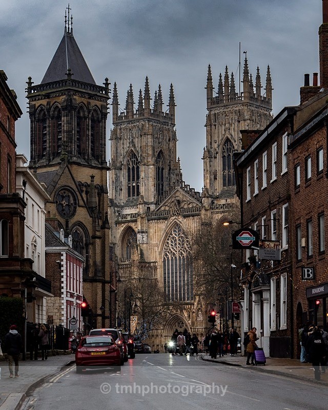 Minster. - Creative Scenery