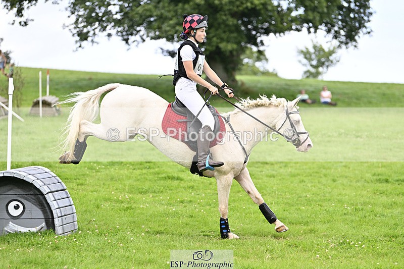 240804-162745-17971 - 614-Jessica_Lee-TULLY_FLOWER