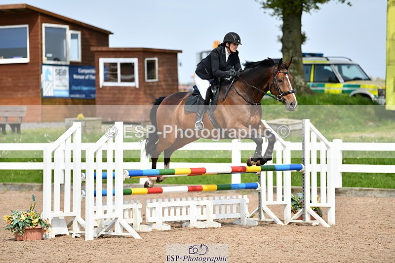 240511A-152154-14112 - Cls 25 British Novice and 90cm Open