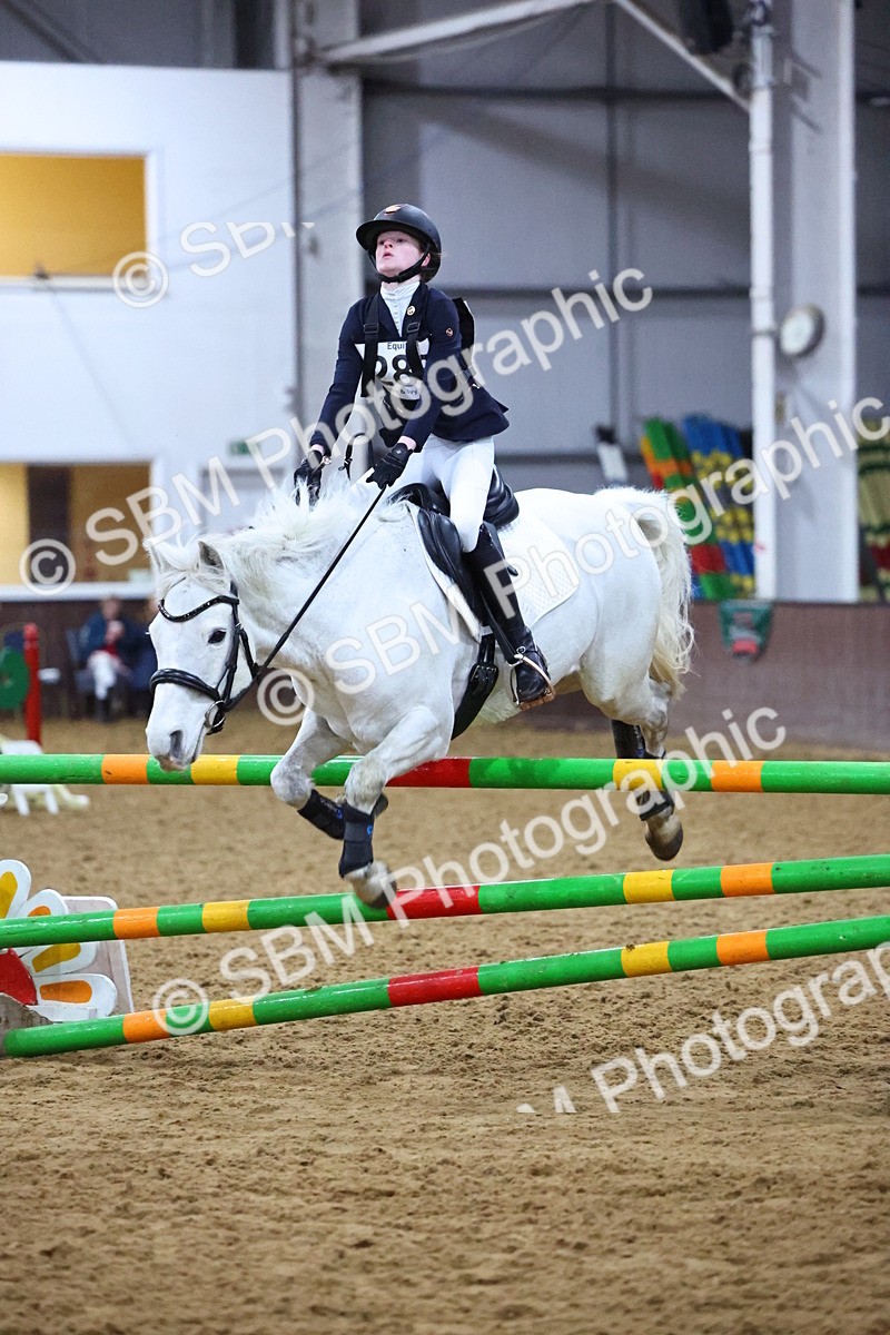 SBM_002676 - Class 6 - Holly & Ivy Stakes - 90cm