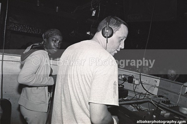 06 estelle mr thing - Friends & Family @ music box mcr 20.09.03