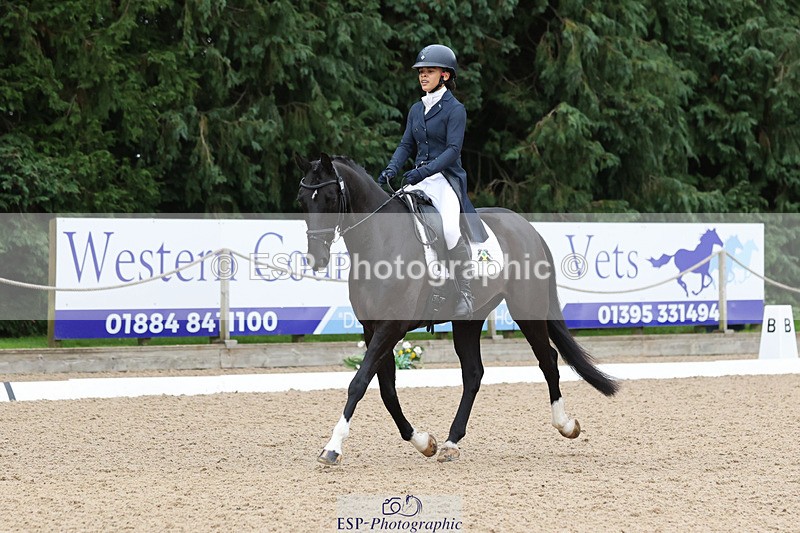 241024-113916-01886 - 052-Lydia.Heywood-JUST.THE.BISCUIT