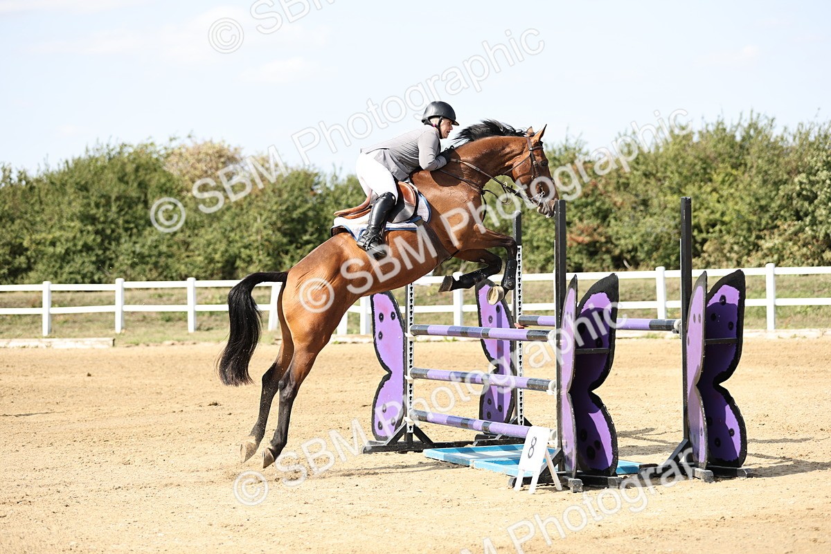 SBM_005109 - Class 6 = Senior Newcomers - 1.10m Open