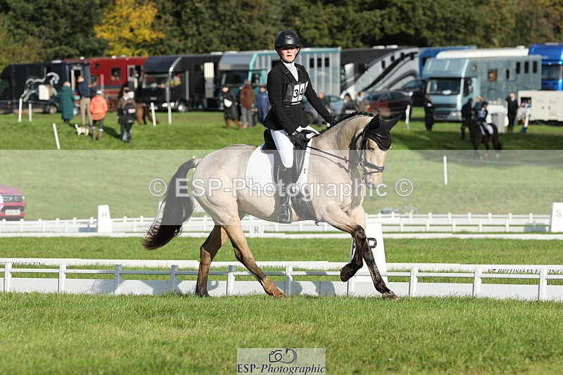 251024A-101221-07686 - D-342-Jessica.Saunders