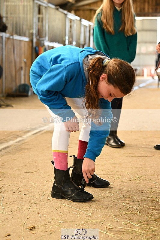 240809A-090505-00051 - Stable Shots