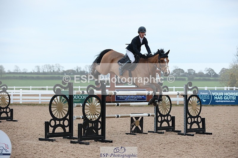 241101A-161648-03264 - FRI Cls 8 National 1.30m