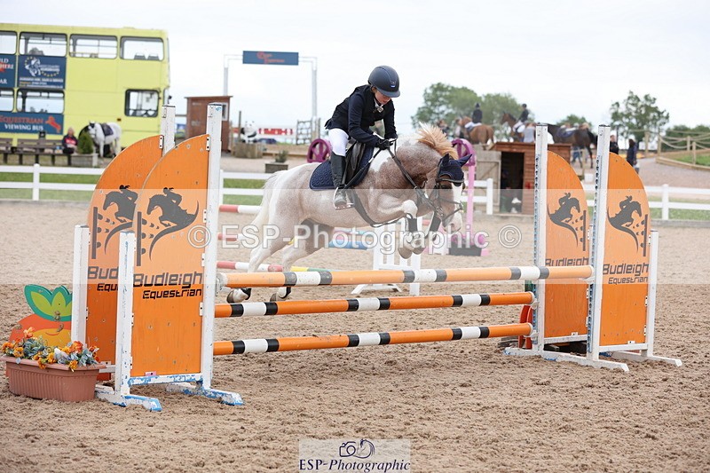 240630A-181020-16325 - Cls 28 Stepping Stones 128cm + 138cm