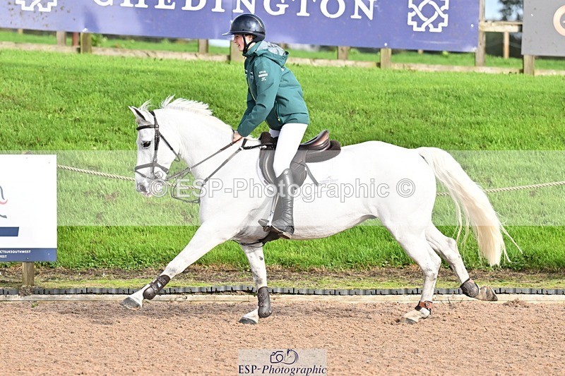 250920-163029-01901 - Cls 22 Pony Intro 90cm Derby
