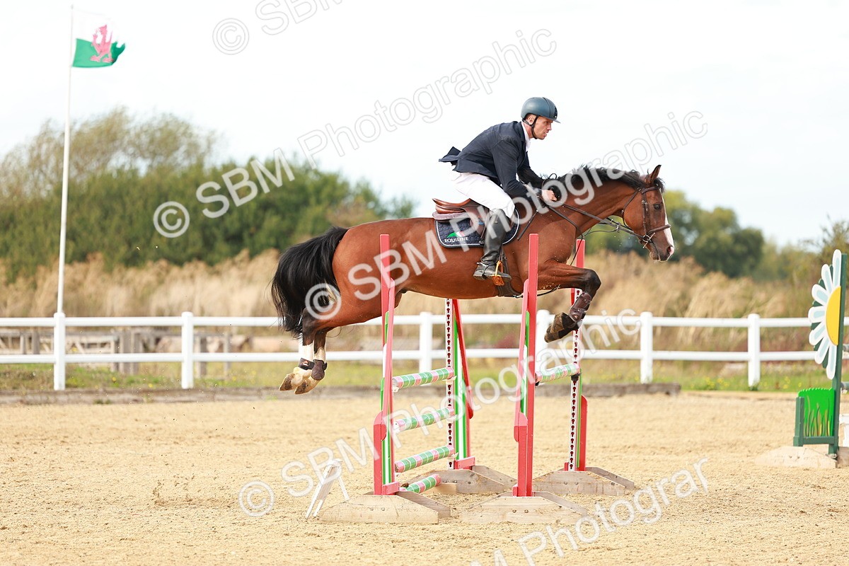 SBM_001783 - Class 4 - Senior Newcomers - 1.10m