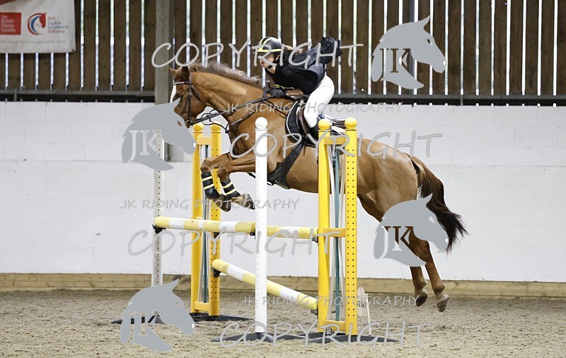 _T0A3735 - 1M Clear Round