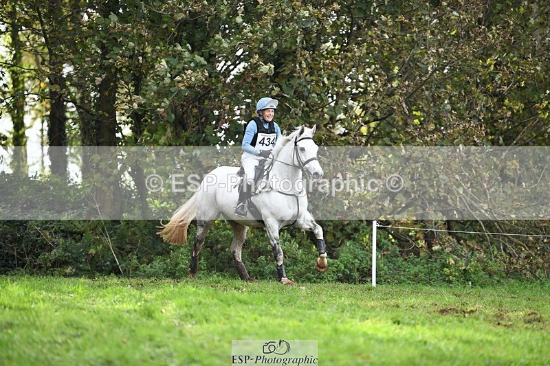 231021-133350-18066 - 434-SPINK.BUSTER-Sue.Parkes-SC+XC