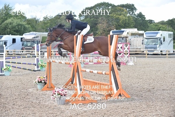 JAC_6280 - CLASS 9 SAT Pony Foxhunter/ 1.10m Open