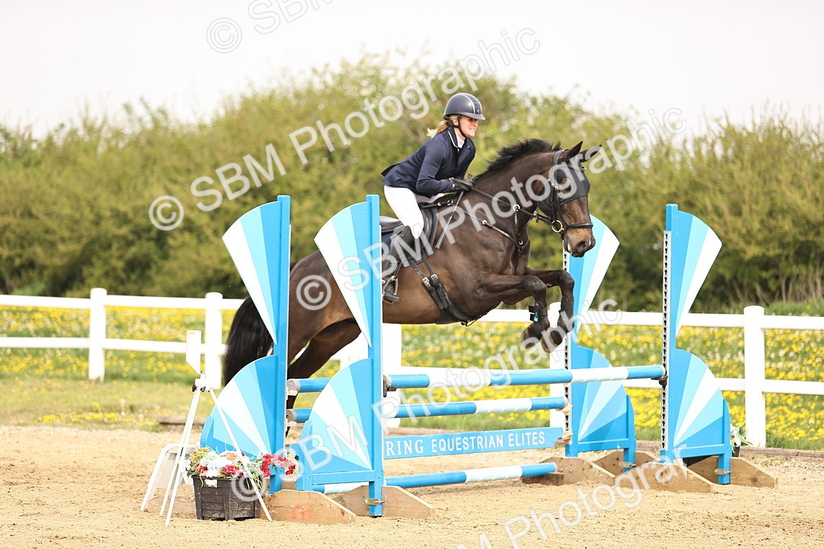  - Class 15 - Senior British novice - 90cm