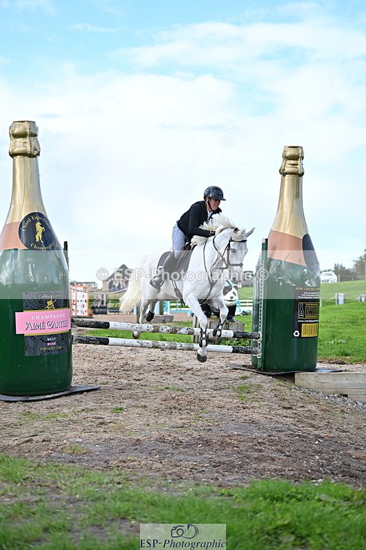 240912A-171343-02695 - Cls 7 Snr 90cm Open Speed Derby