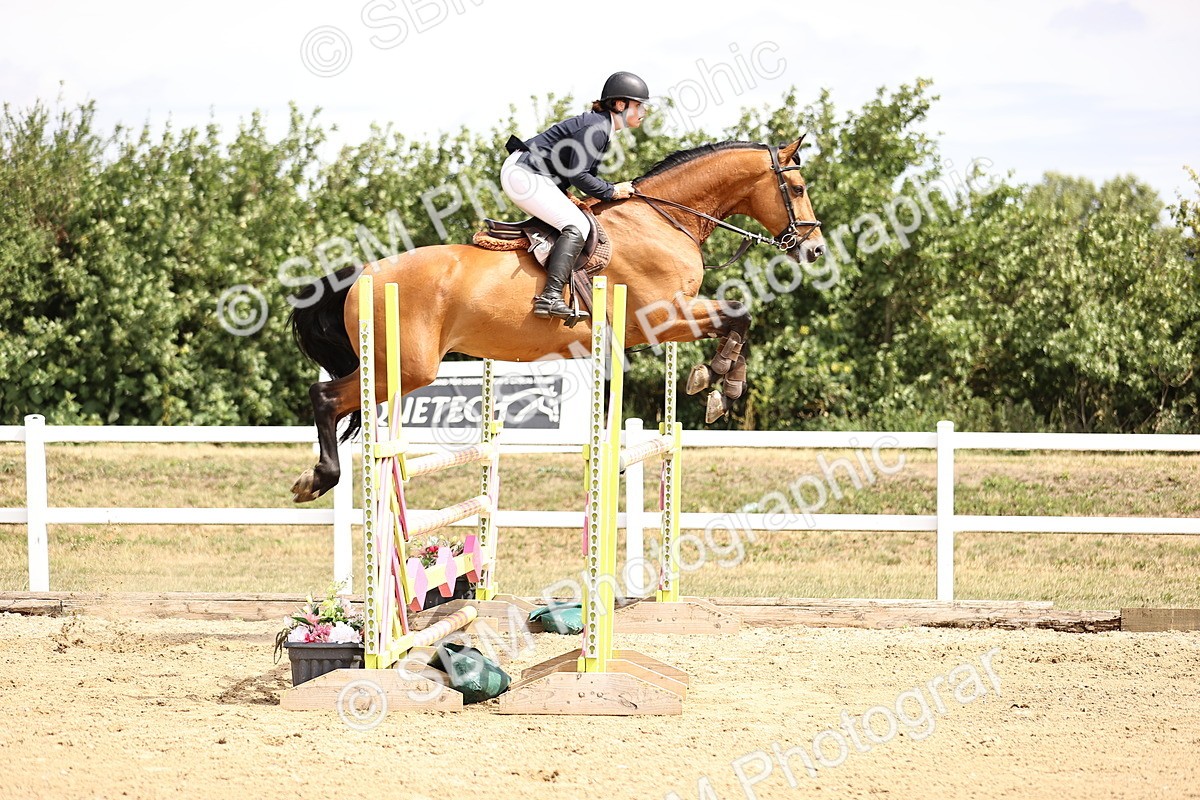 SBM_009905 - Class 8 - Senior Newcomers - 1.10  Open