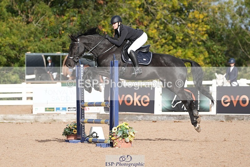 251005-102128-02524 - Cls 22 British Novice and 90cm