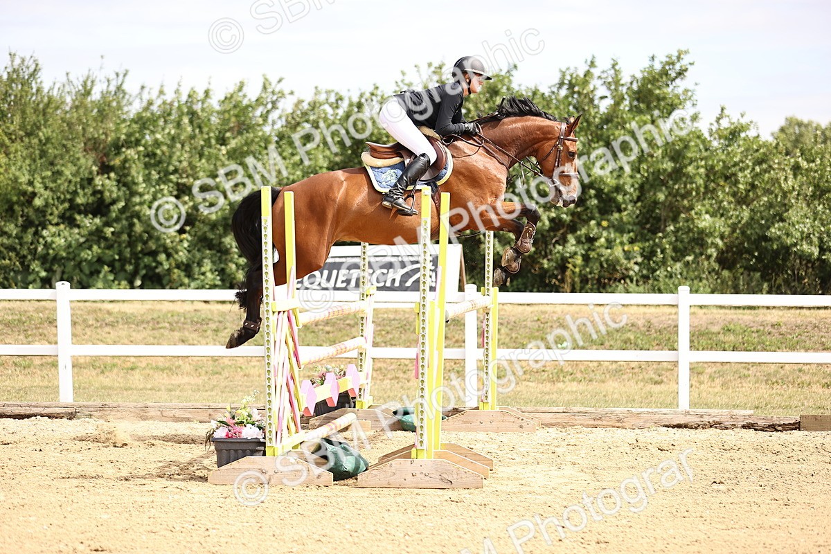 SBM_009741 - Class 8 - Senior Newcomers - 1.10  Open