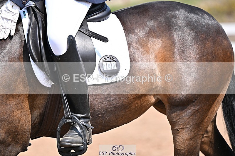 250816-122640-04026 - 090-Sarah.GoddardSaris.Fingers.Crossed