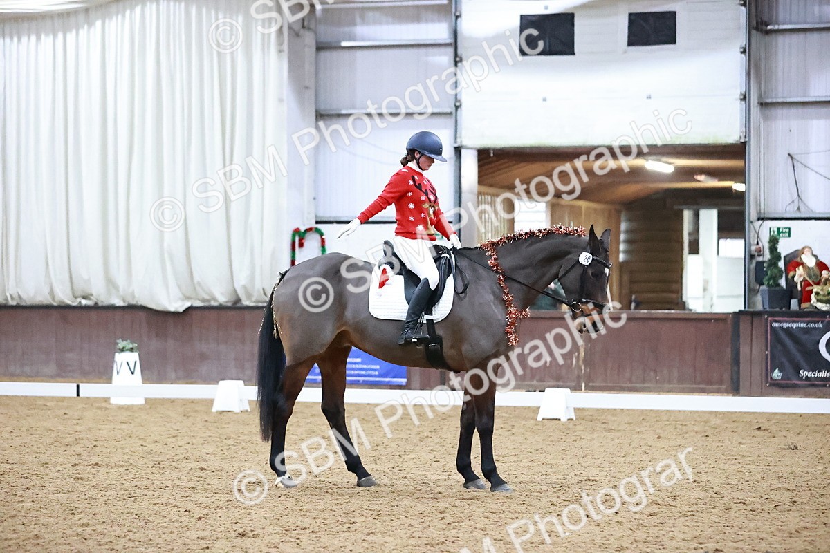 SBM_001822 - Class 9 - Novice 4