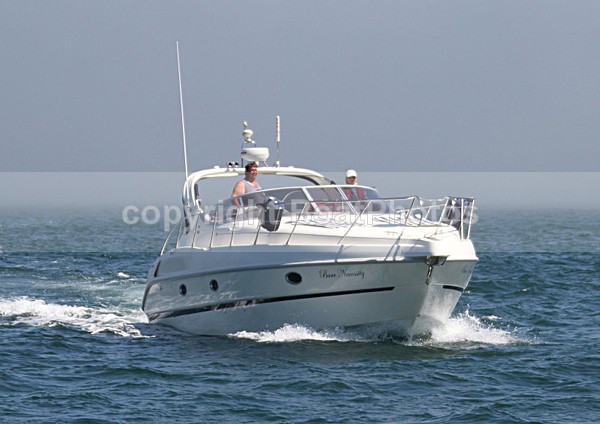 100626 BARE NECESSITY IMG_8313 - Motorboats - Open