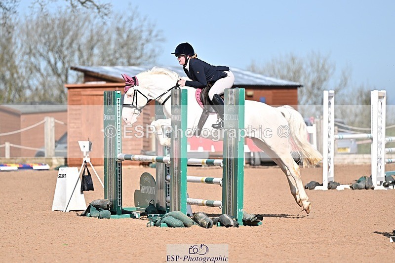260408-103105-00174 - Cls 2 British Novice and 90cm
