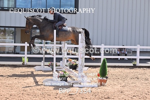 BPP_7354 - CLASS 14 FRI Nupafeeds Senior Dicovery/1m open