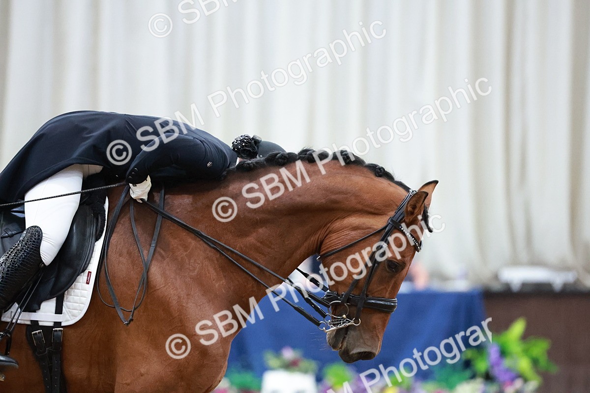 SBM_021084 - Class 13 - FEI INT I - 16.26-17.14