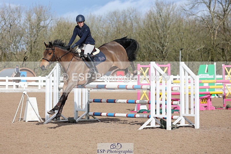 240223A-120310-01052 - Cls 4 Snr 1.05m Open