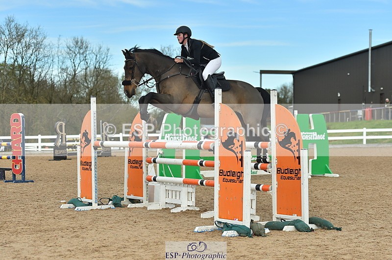 231111A-122554-01839 - Cls 12 Newcomers & 1.10m Open