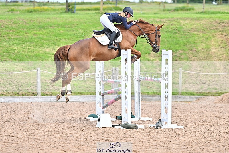 240608A-124122-02350 - Cls 4 Snr Newcomers and 1.10m Open