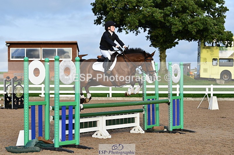 220829A-182948-00574 - 90cm classes