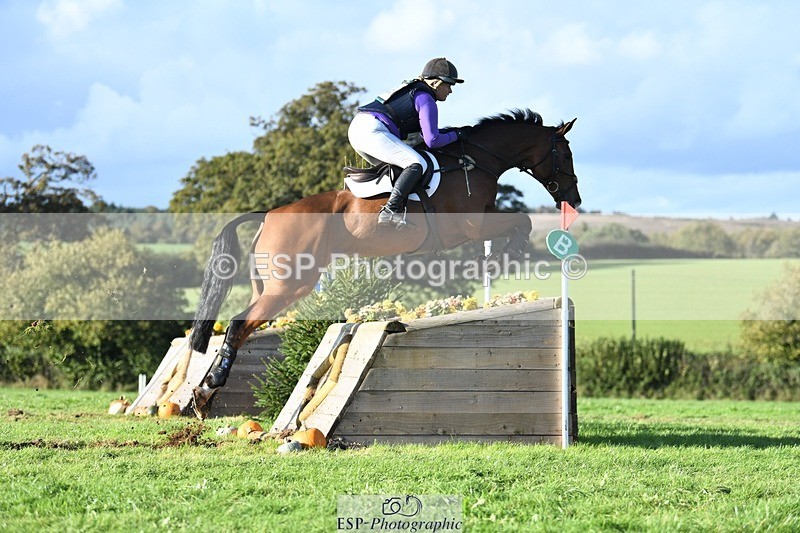 231022-152913-29152 - 359-ROSSDARRAGH.NERO-Charlotte.Rowe-XC