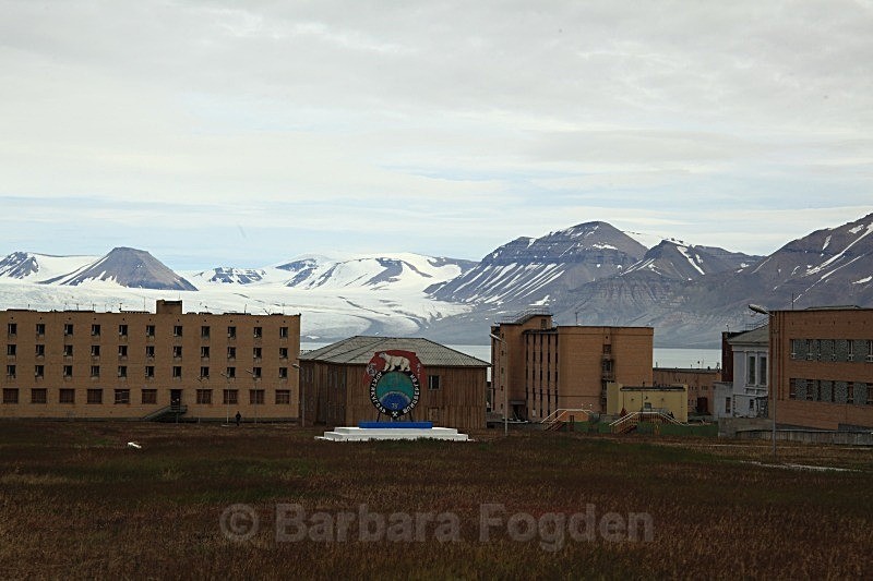 Pyramiden 8078 - Summer time