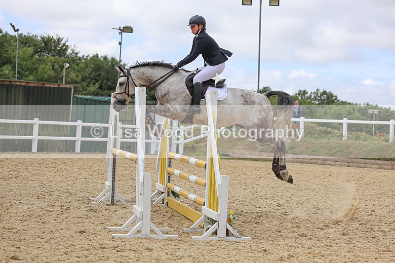 3E7A5075 - Class 4: Senior British Novice/90cm open