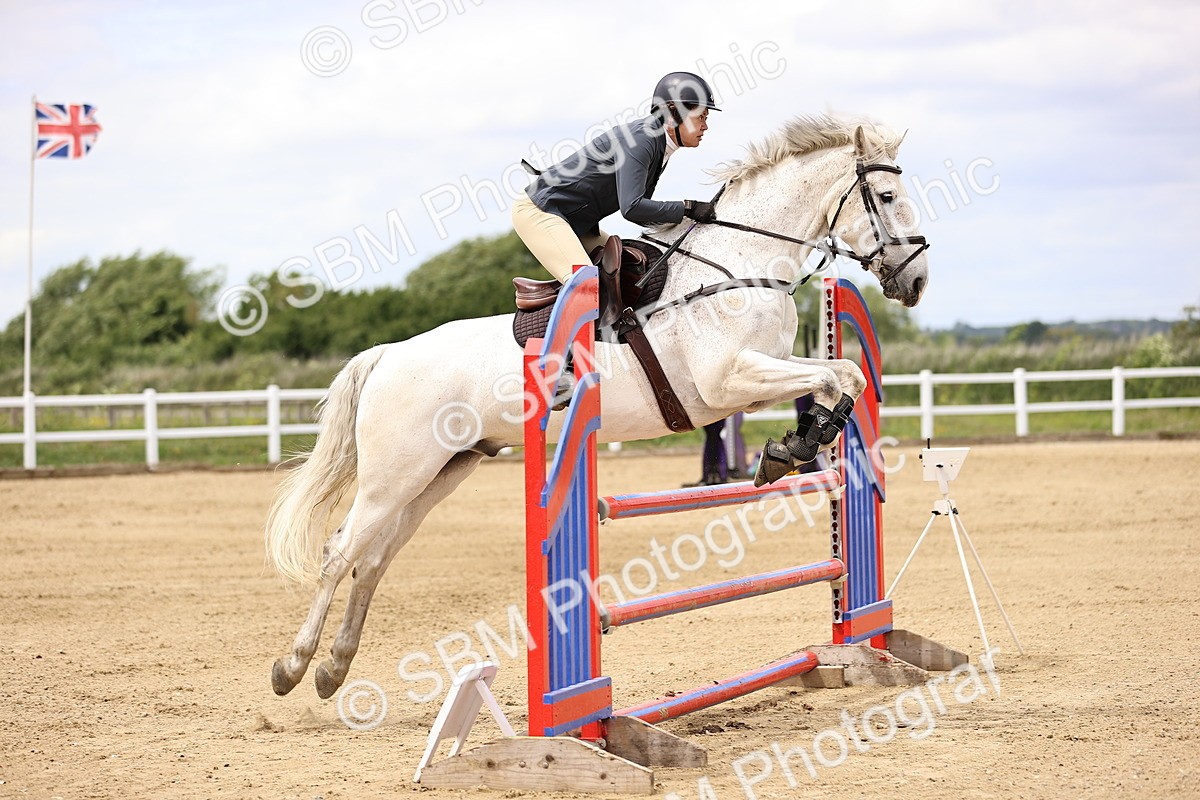 SBM_000382 - Class 4 - 1m showjumping