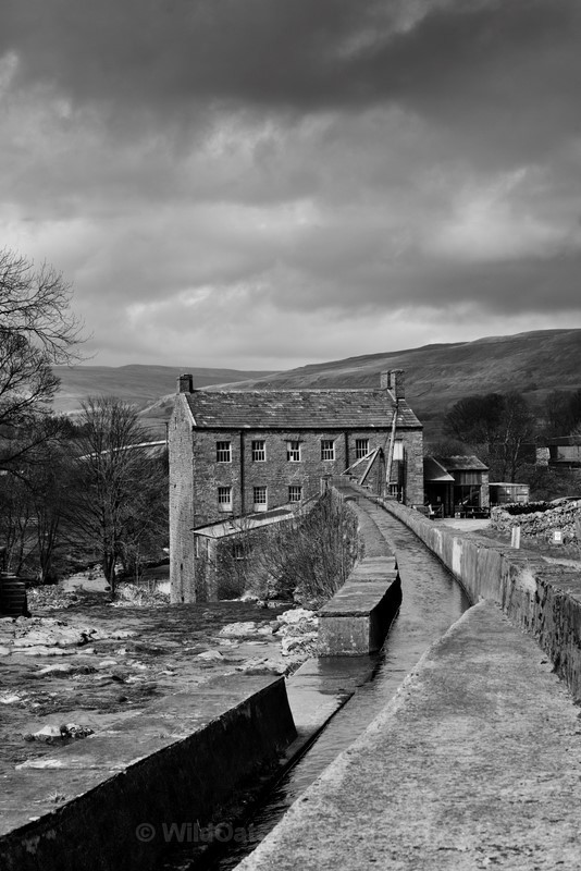 2015-04-14-14-11-49 NIKON D800 56mm f9 1-400 iso100_252 - Black and White