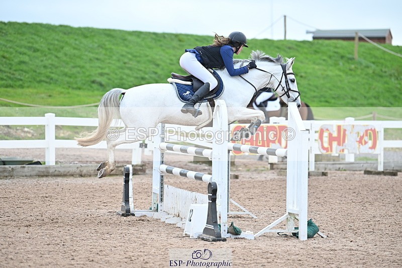 231119A-120823-05589 - Sun Cls 5 Newcomers & 1m Open