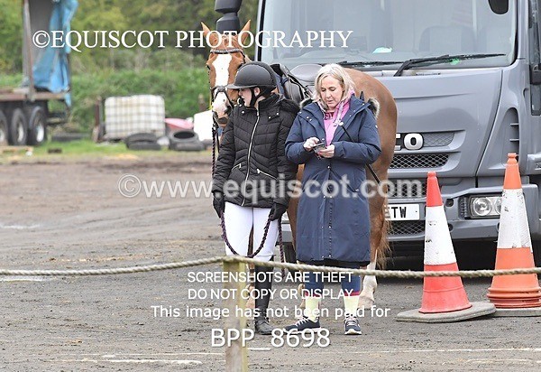 BPP_8698 - CLASS 24 SUN Senior BritiNovice/ 90cm Open